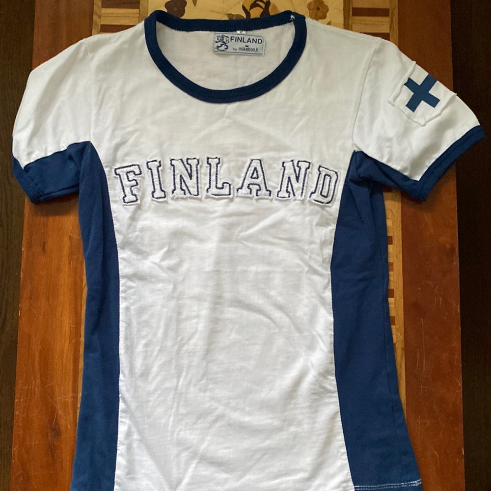 Finland white with navy short sleeved t shirt S